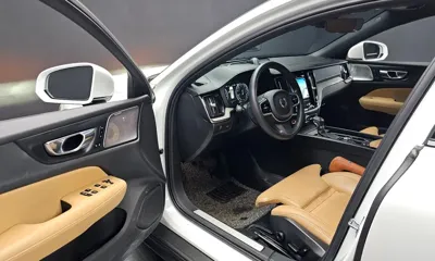 Volvo V60 2020, 114469 км, за 15765.48 USD - фото 10
