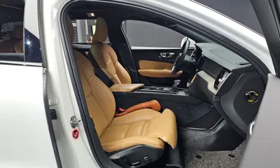 Volvo V60 2020, 114469 км, за 15765.48 USD - фото 26