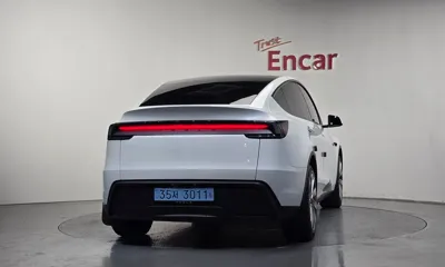 Tesla Model Y 2025, 10483 км, за 34723.15 USD