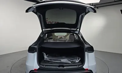 Tesla Model Y 2025, 10483 км, за 34723.15 USD - фото 19