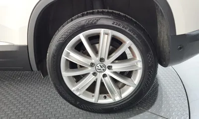 Volkswagen Tiguan 2012, 106511 км, за 3841.89 USD - фото 21