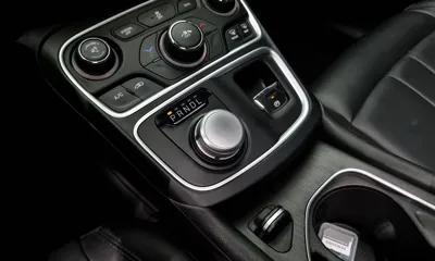 Chrysler 200 2015, 33618 км, за 5576.72 USD - фото 9