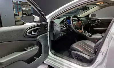 Chrysler 200 2015, 33618 км, за 5576.72 USD - фото 11