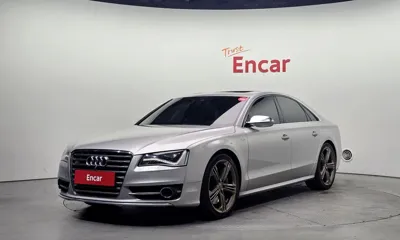 Audi S8 · 2013 год