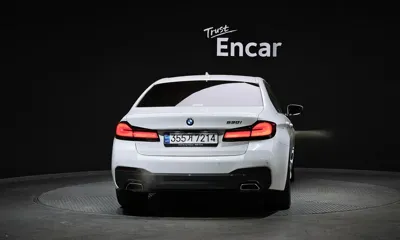 BMW 5-Series 2021, 37271 км, за 28278.82 USD