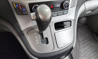 Hyundai Starex 2017, 68816 км, за 8664.5 USD - фото 9