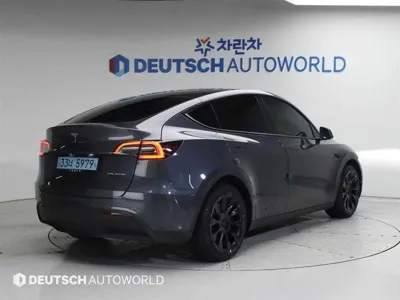 Tesla Model Y 2022, 87295 км, за 26362.73 USD