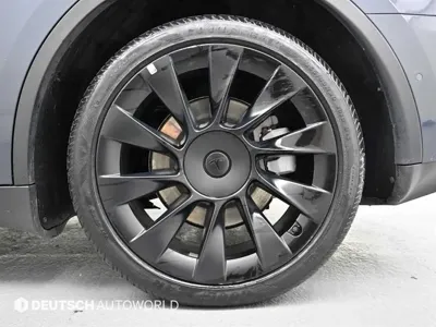 Tesla Model Y 2022, 87295 км, за 26362.73 USD