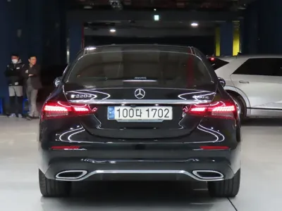 Mercedes-Benz E-Class 2021, 67000 км, за 25045.56 USD