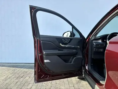 Lincoln Corsair 2022, 58000 км, за 14419.97 USD - фото 12