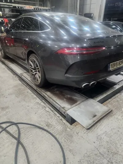 Mercedes-Benz AMG GT 2022, 77000 км, за 52459.06 USD