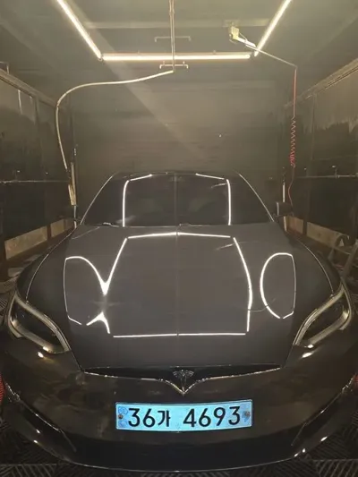 Tesla Model S · 2017 год