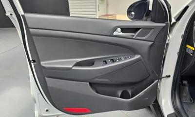 Hyundai Tucson 2016, 100299 км, за 5244.85 USD - фото 24