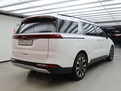 Kia Canival 2023, 79055 км, за 15557.31 USD