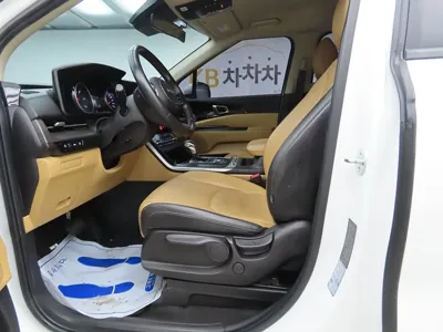 Kia Canival 2023, 79055 км, за 15557.31 USD