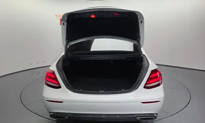 Mercedes-Benz E-Class 2018, 98688 км, за 15688.59 USD - фото 32