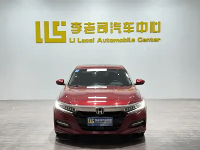 Honda Accord 2020, 51000 км, за 14243.4 USD