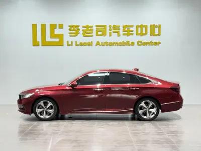 Honda Accord 2020, 51000 км, за 14243.4 USD