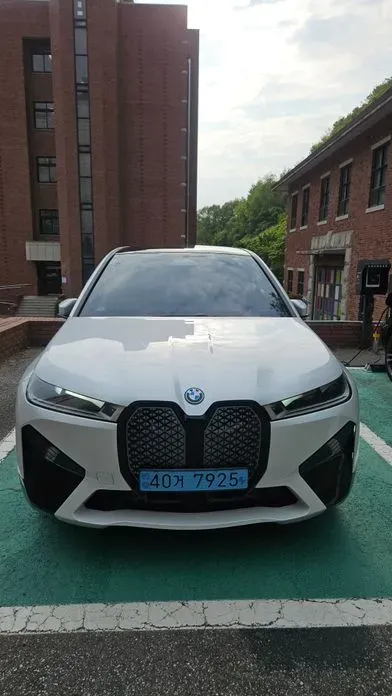 BMW iX 2024, 32689 км, за 27372.98 USD