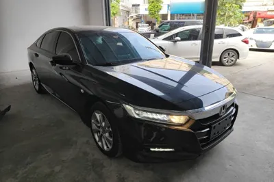 Honda Accord 2018, 60800 км, за 13143 USD