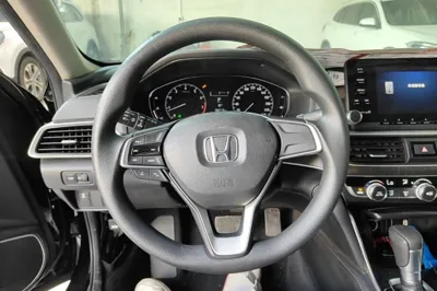 Honda Accord 2018, 60800 км, за 13143 USD - фото 17