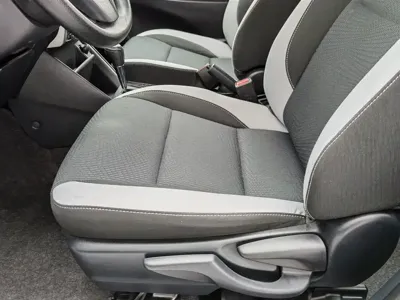 Toyota Yaris L 2021, 19600 км, за 6477.85 USD - фото 20