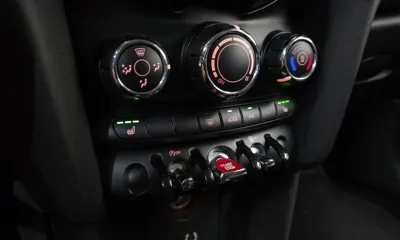 MINI Cooper 2018, 73273 км, за 7089.41 USD - фото 19