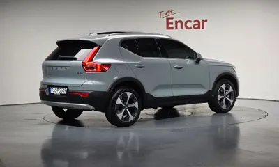 Volvo XC40 2025, 7827 км, за 29492.89 USD