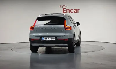 Volvo XC40 2025, 7827 км, за 29492.89 USD
