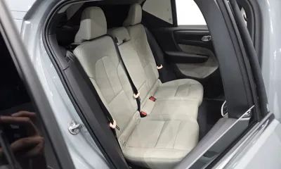 Volvo XC40 2025, 7827 км, за 29492.89 USD - фото 11