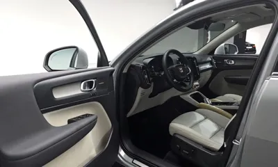 Volvo XC40 2025, 7827 км, за 29492.89 USD - фото 12