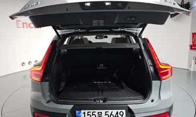 Volvo XC40 2025, 7827 км, за 29492.89 USD - фото 20