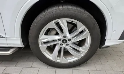 Audi Q7 2022, 27618 км, за 44600.61 USD