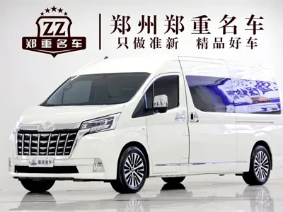 Toyota Hiace · 2025 год