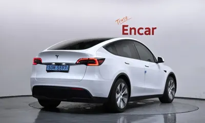 Tesla Model Y 2024, 21421 км, за 27302.86 USD