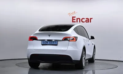 Tesla Model Y 2024, 21421 км, за 27302.86 USD