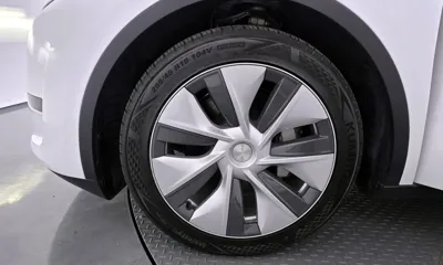Tesla Model Y 2024, 21421 км, за 27302.86 USD