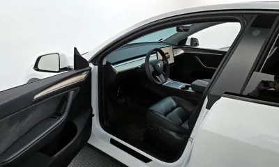 Tesla Model Y 2024, 21421 км, за 27302.86 USD - фото 10