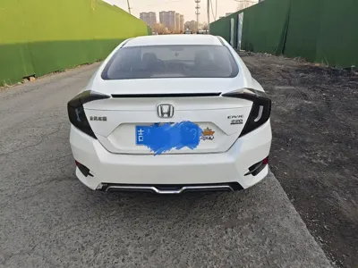 Honda Civic 2018, 70000 км, за 5856.27 USD