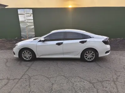 Honda Civic 2018, 70000 км, за 5856.27 USD - фото 7