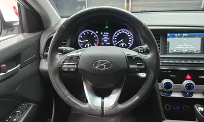 Hyundai Avante 2019, 61937 км, за 7811.08 USD - фото 13