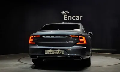 Volvo S90 2019, 64858 км, за 16738.87 USD