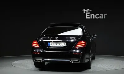 Mercedes-Benz E-Class 2017, 110593 км, за 15426.02 USD