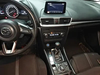 Mazda 3 Axela 2017, 103800 км, за 5812.13 USD - фото 13