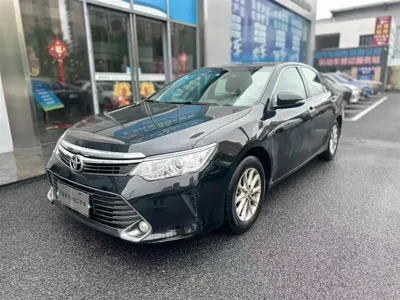 Toyota Camry · 2015 год
