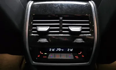 BMW X5 2025, 8901 км, за 83143.7 USD - фото 19