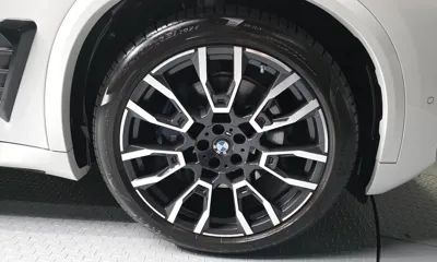 BMW X5 2025, 8901 км, за 83143.7 USD - фото 21