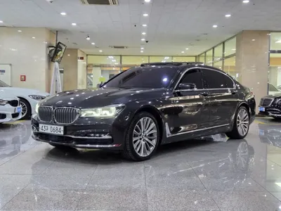 BMW 7-Series · 2016 год