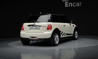 MINI Cooper 2013, 127643 км, за 2378.59 USD