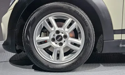 MINI Cooper 2013, 127643 км, за 2378.59 USD
